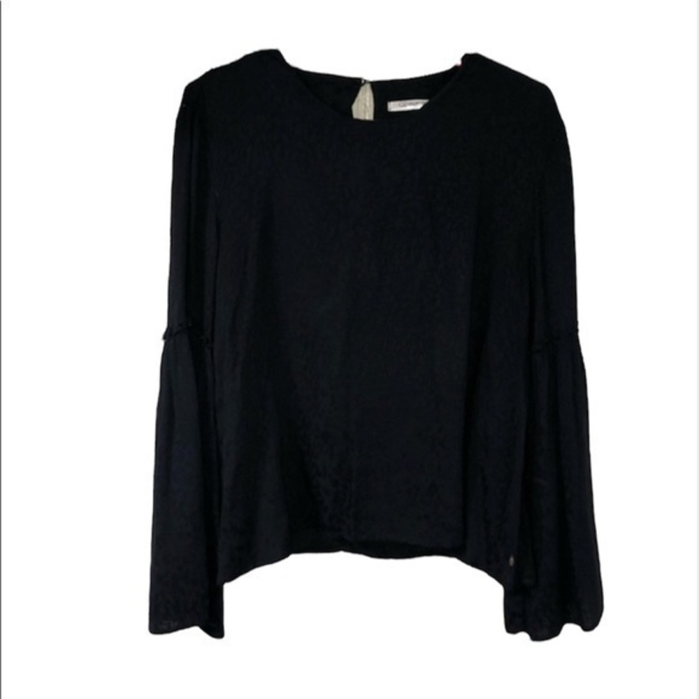 Q2 collection black leopard bell sleeve blouse size medium